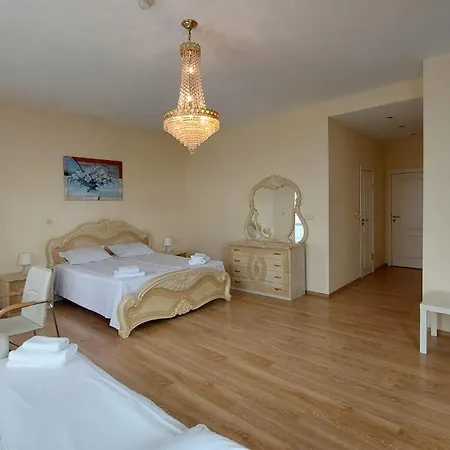 Quartz Briz Hotel 3*