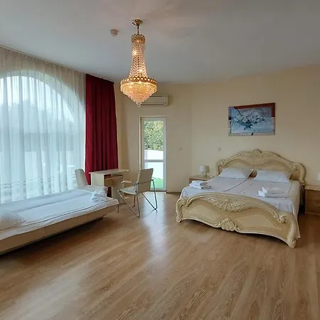 Quartz Briz Hotel 3*